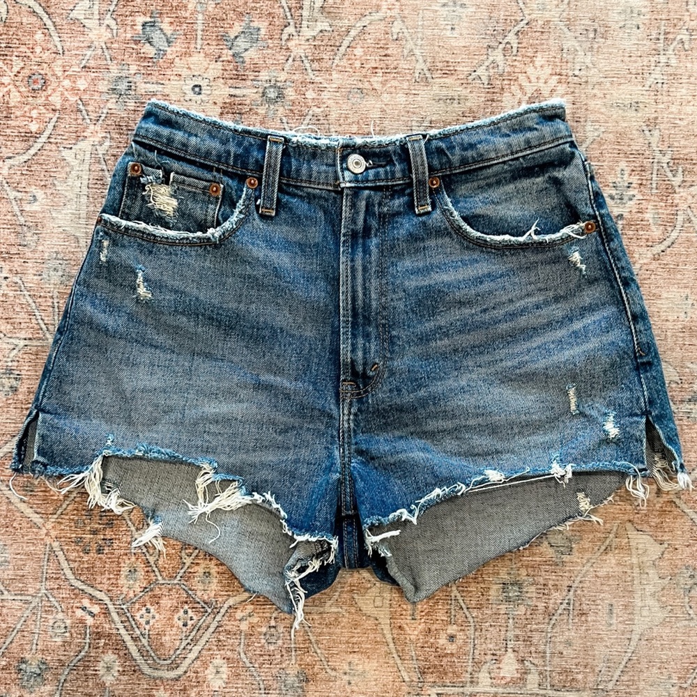 Abercrombie & Fitch Curve Love High Rise Mom Short